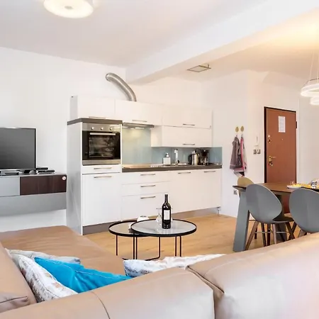 Malin Apartment