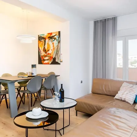 Malin Apartment *